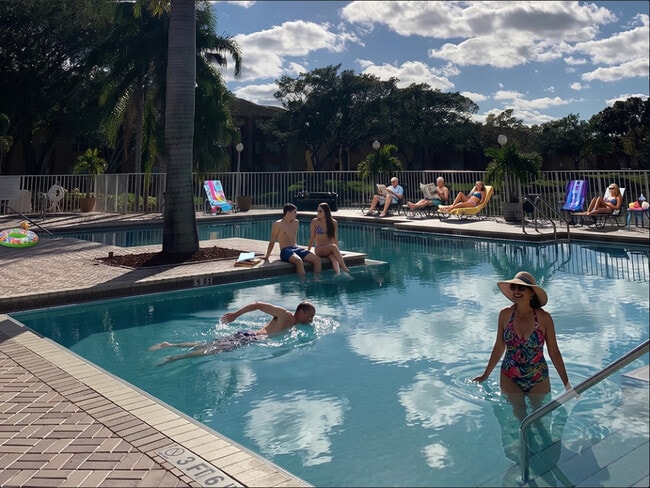 Ponte Verde At Palm Beach Lakes