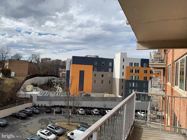 Balcony-RV - 4520 King St Unit 602