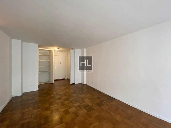 Photo - 5 AVENUE Unit 17E