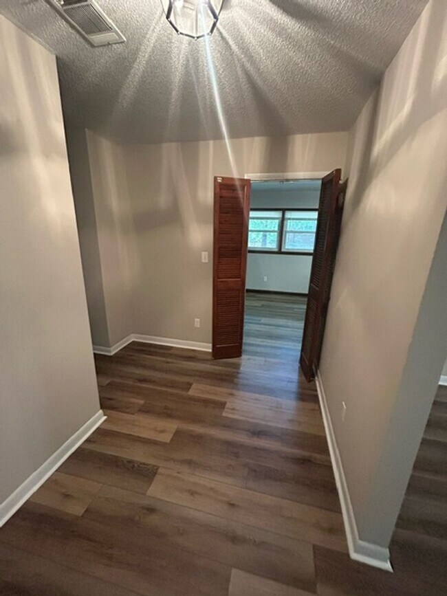 Photo - 306 Lanier Rd