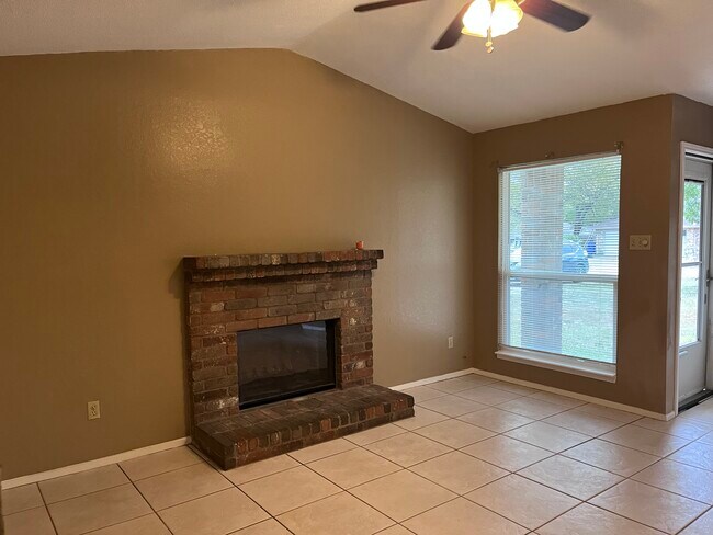 Photo - 312 Spring Branch Ln