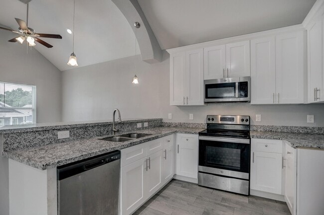 Photo - 16960 W Ivanhoe St