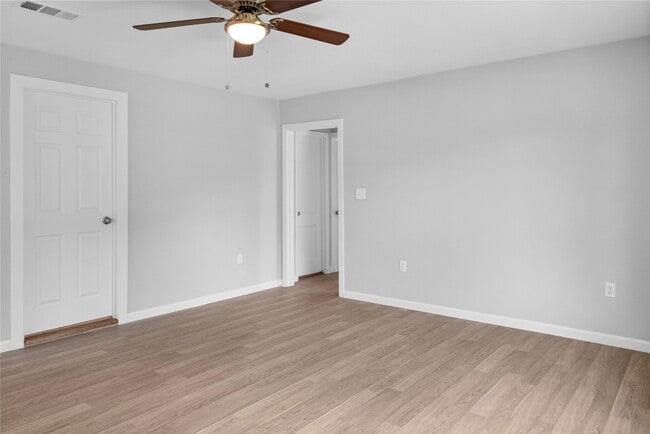 Photo - 10118 Norvic St