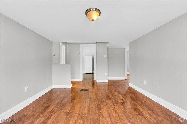 Building Photo - 3746 W 140th St Unit 2/UP Rental