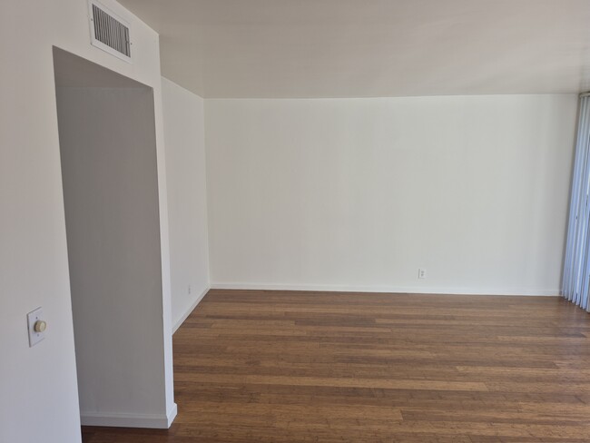 848 San Pascual Ave Unit 2