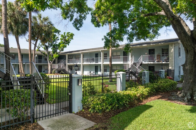 Building Photo - Tara House West Apartments