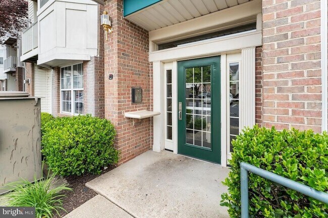8921 Town Center Cir Unit 305