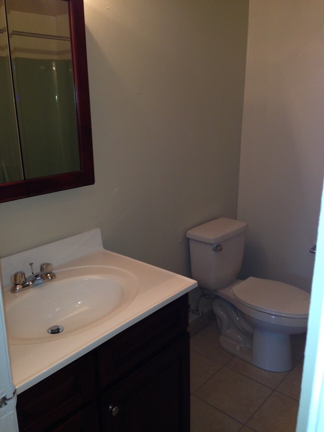 Photo - Oak Tree Apartments