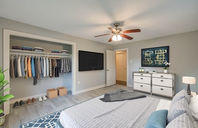 Photo - 5746 Cartagena St