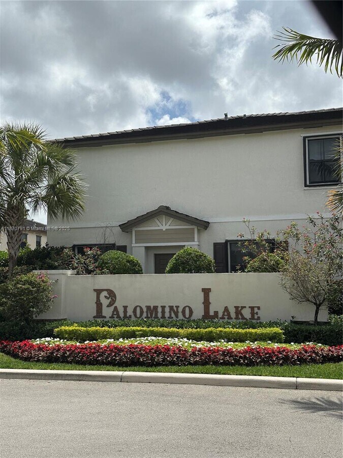 Photo - 4706 Santa Cruz Way Townhome
