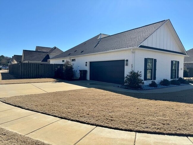 Photo - Pre-lease today for a late May move in