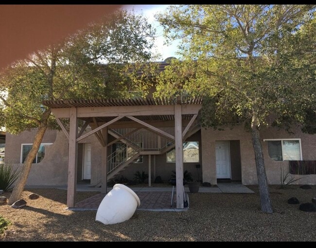 Building Photo - 1780 Wendell Ave Unit 3