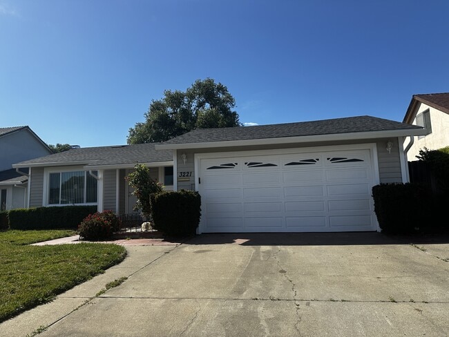 Building Photo - 3221 San Carlos Way