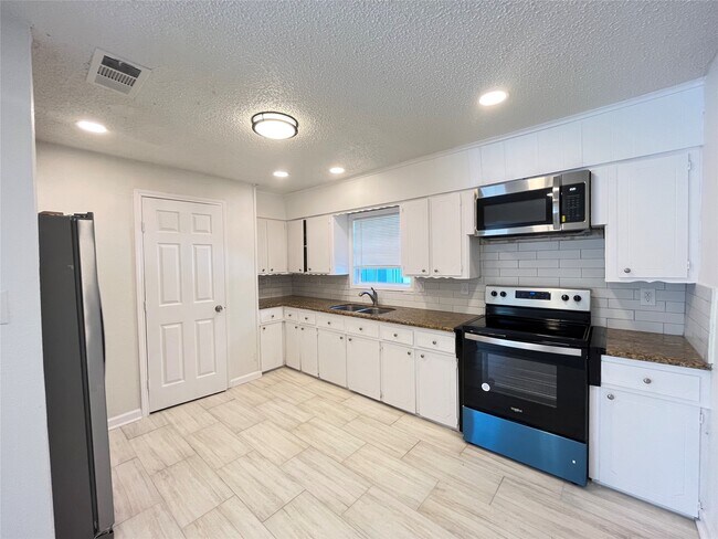 Photo - 7337 Orville St