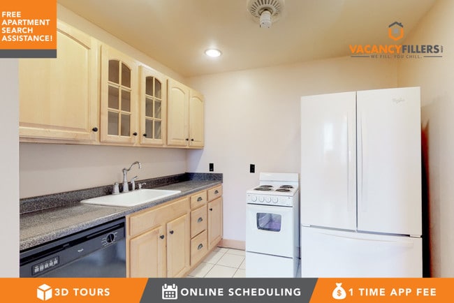 Building Photo - 1 E Chase St Unit 804