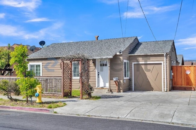 Photo - 541 4th Ave