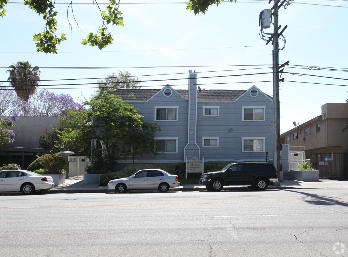 Photo - 4750 Kester Ave