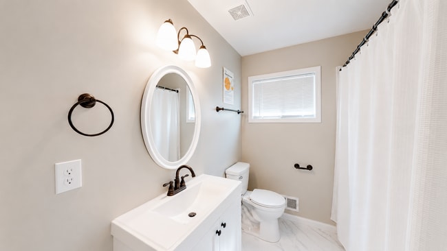 Photo - 1437 Lorenzo Dr SW