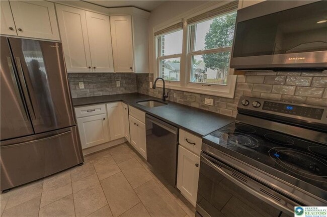 Photo - 137 Lee St