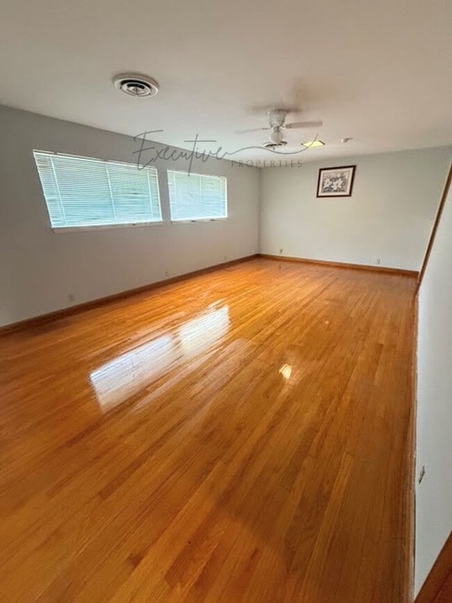 Photo - 4-Bedroom Family Home in a Quiet Sulphur Neighborhood