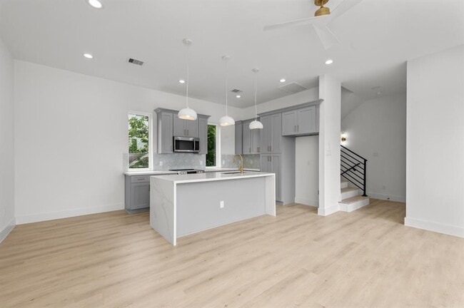 Photo - 3112 Live Oak St House