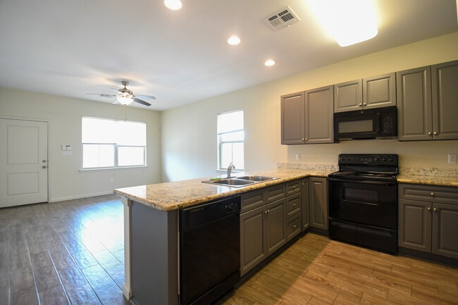 Photo - 6259 Vermillion Blvd