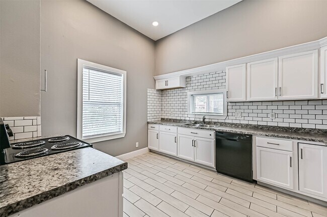 Photo - 2914 Avenue K