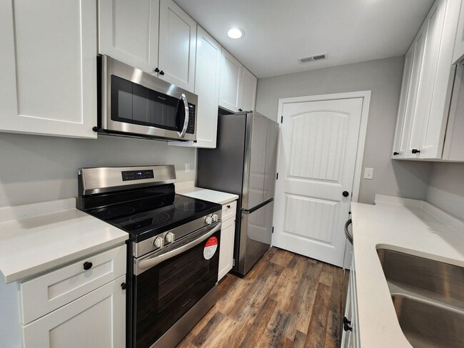 Photo - 1620 Shaffer St Unit 1620 B Shaffer Street