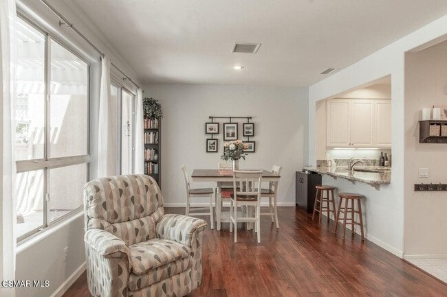 Photo - 417 Zeno Way