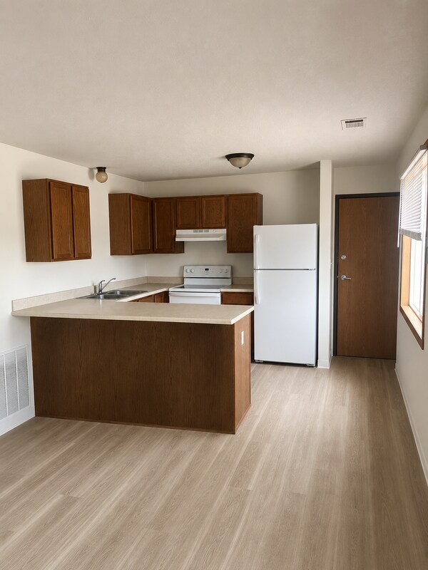 Photo - 215 Jewel Dr