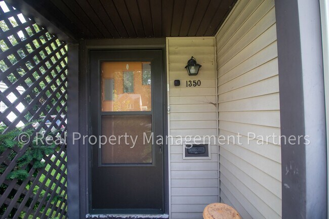 Photo - 1350 Giddings Ave SE