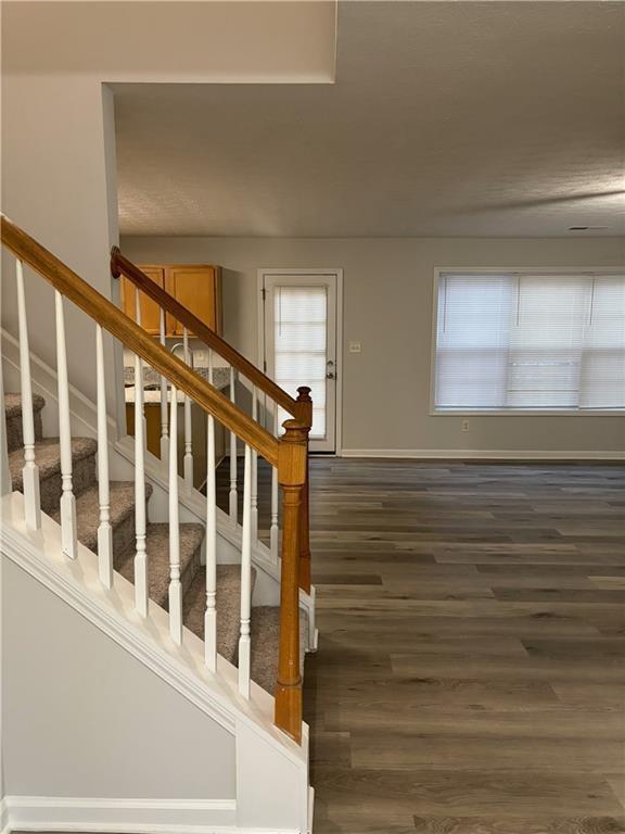 Photo - 1564 Log Cabin Ln SE