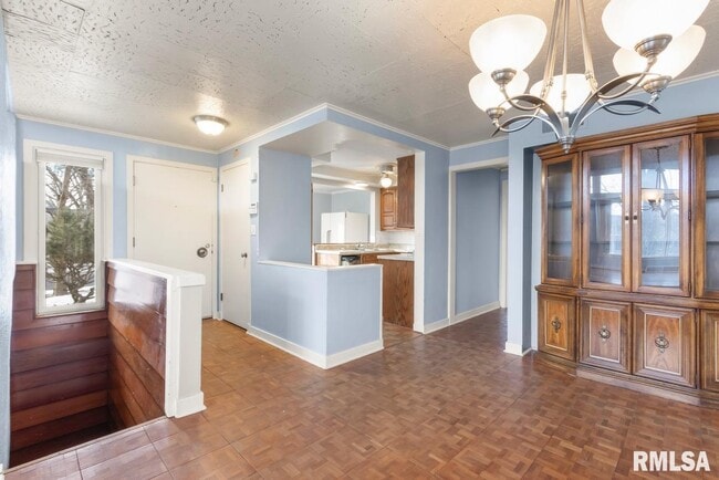 Photo - 119 W Clara Ave