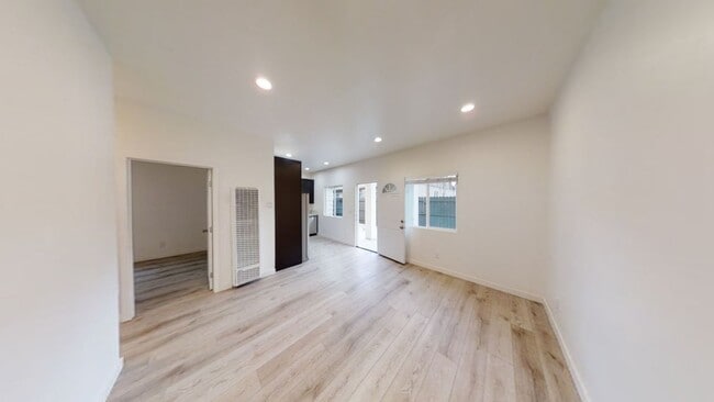 Photo - 4BD/2BA on Mary Lane!