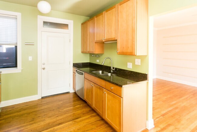 Photo - 736 W Addison St Unidad A09W