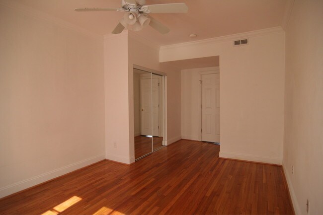7334-40 Forsyth Blvd. 1 Bed Bedroom - 7334-40 Forsyth Blvd.