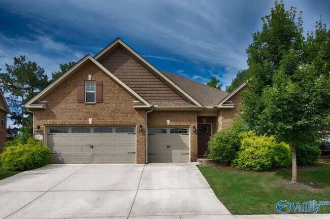 Photo - 207 Blackwood Dr NW