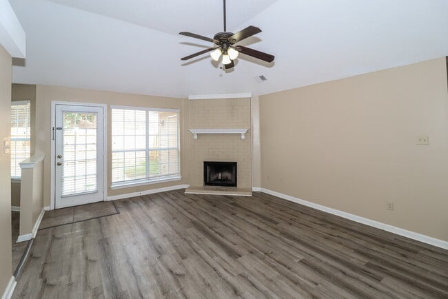 Photo - 1172 Jessica Lauren Dr