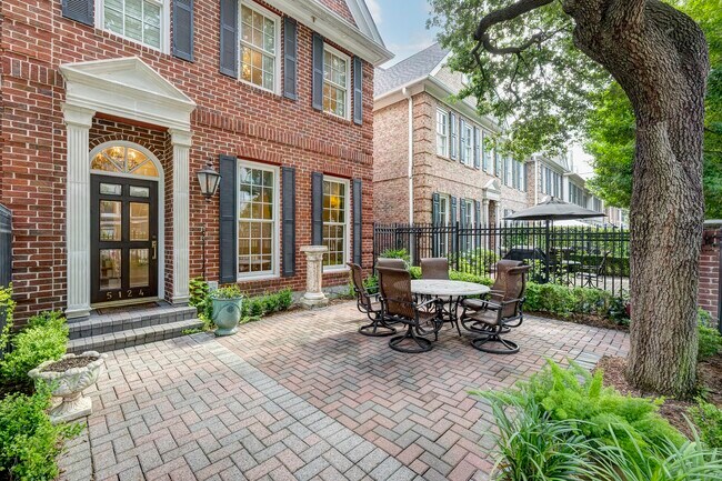 Photo - 5124 Chevy Chase Dr