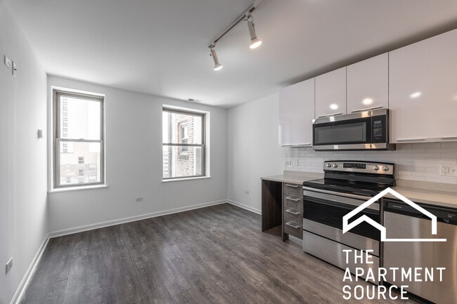 Building Photo - 940 W Winona St Unit 810