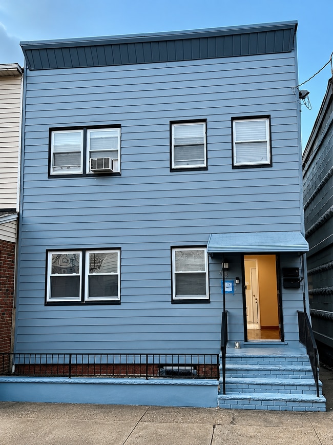 Building Photo - 208 Sandford Ave Unit 1