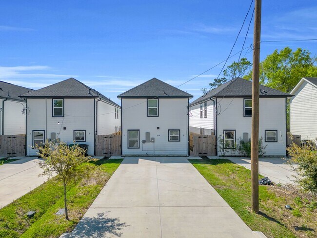 Photo - 8124 Sterlingshire St Unidad A