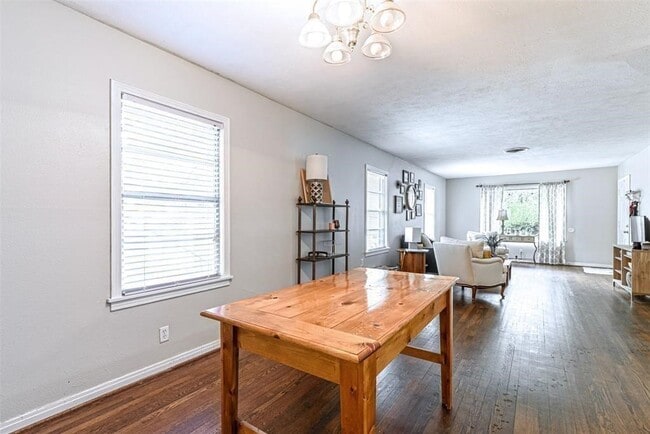 Photo - 1107 Worthshire St