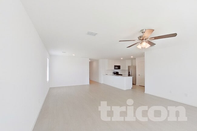 Photo - 1637 Baugh St