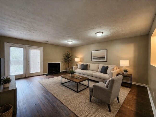Photo - 3547 Main Station Dr SW