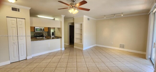 Building Photo - 6394 Emerald Dunes Dr Unit 302