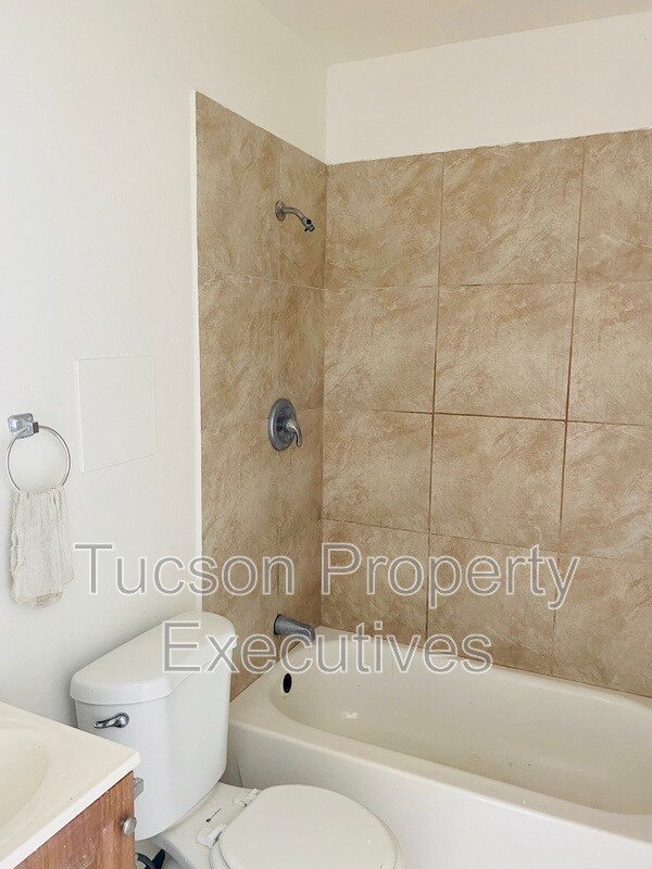 Photo - 2411 S 6th Ave