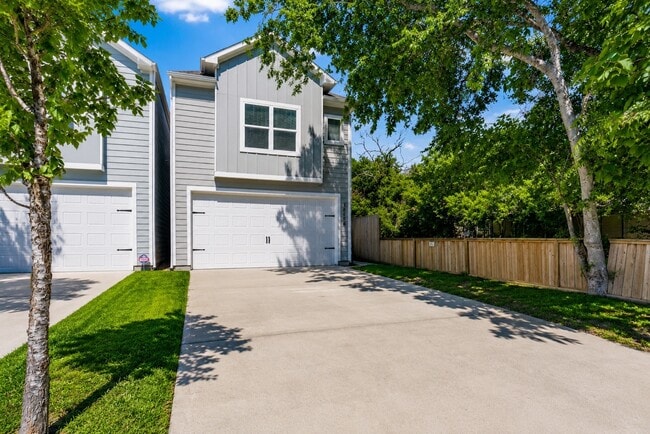Photo - 3605 Billingsley St