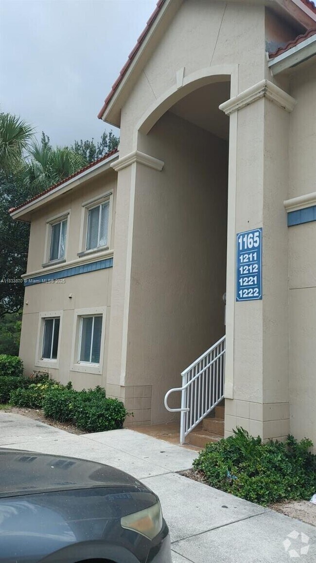 Building Photo - 1165 Golden Lakes Blvd Unit 1221 Rental