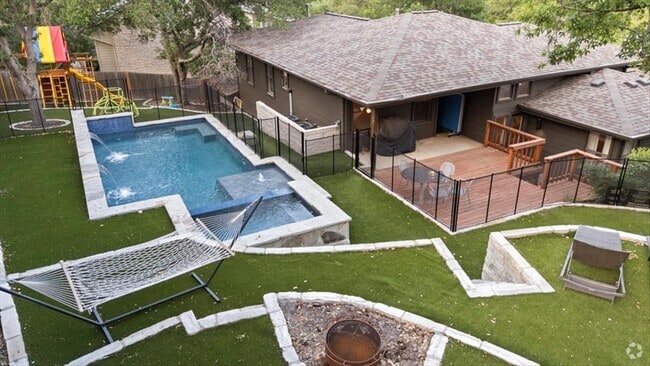 Building Photo - 6002 Mt Bonnell Rd Rental